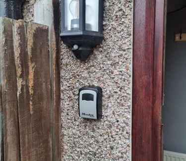 Heath Apartment | Comfy 1st floor flat, sleeps 4