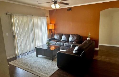 Camelback East Apartment | Comfy 2 bed 2 bath Phoenix Paradise with Pool and Gym