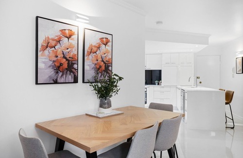 Spring Hill Apartment | Comfy 2-Bed with Pool and Secure Parking