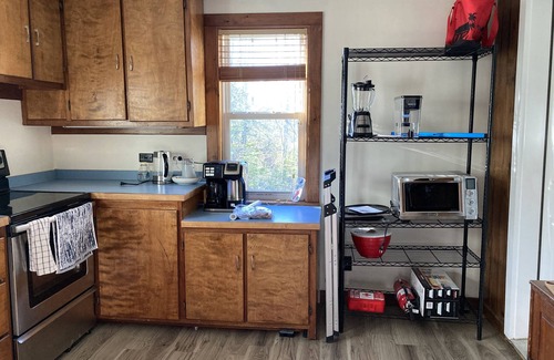 Lamoine House | Comfy 2 BR Acadia Homebase - Rural Coastal Home Fast WIFI, 30 Min to Bar Harbor