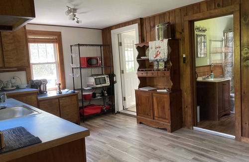 Lamoine House | Comfy 2 BR Acadia Homebase - Rural Coastal Home Fast WIFI, 30 Min to Bar Harbor