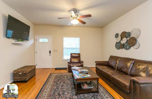 Eighth Avenue House | Comfy 2 Kitchen Home