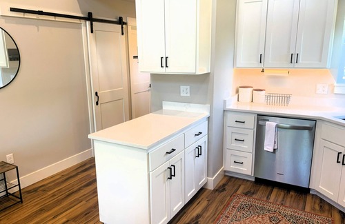Springfield House | Comfy 2b/1ba minutes from Eugene! Pets Welcome.