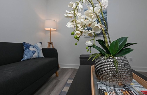 Cuyahoga Falls Apartment | Comfy 2bd Perfect for Travel Professionals!