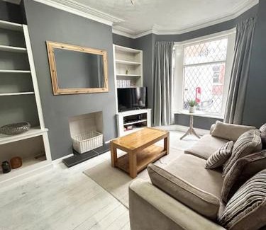 Doncaster House | Comfy 3 Bedroom Home Free Parking in Doncaster