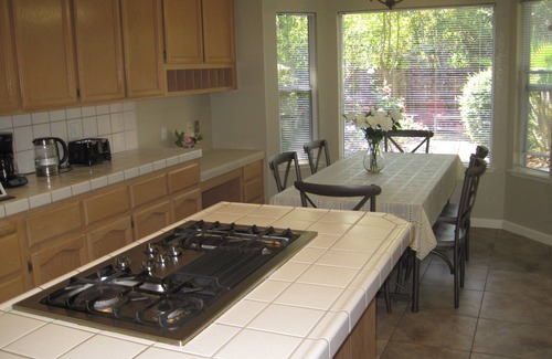 Citrus Heights Apartment | Comfy 3 beds/2 bath private unit with backyard