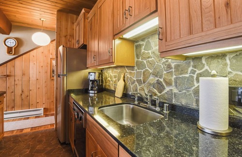 Olympic Valley House | Comfy Alpine Meadows | Endless fun