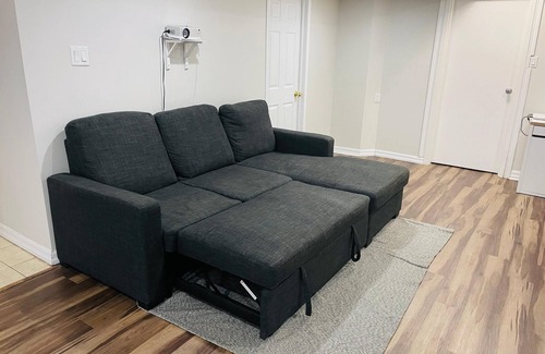 Kitchener House | Comfy and cozy place centrally located in Kitchener close to various amenities