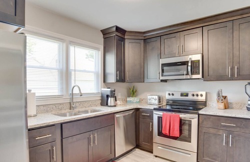 Hampton House | Comfy, and Cozy Stay at Buckroe Beach - Sleeps 10
