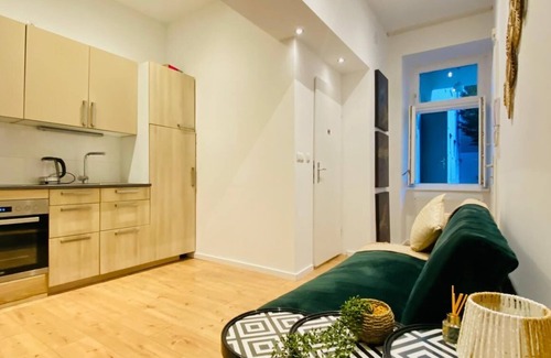 Ottakring Apartment | Comfy and Scenic 4BR Stay in Ottakring