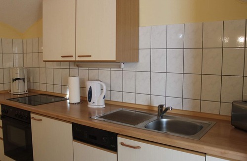 Weißig Apartment | Comfy Apartment in Weißig with Garden