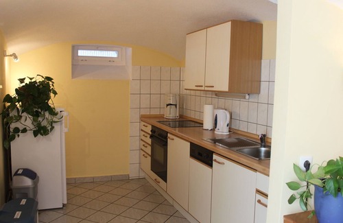 Weißig Apartment | Comfy Apartment in Weißig with Garden