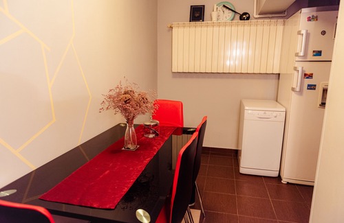 Bucharest City-Centre Apartment | Comfy Apartment with Private Parking and Netflix