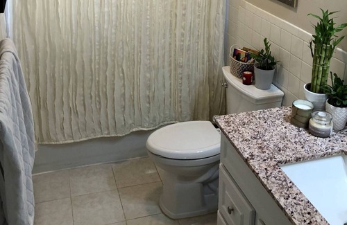 Lido Beach House | Comfy Beach House near all amenities, bring nothing but yourselves