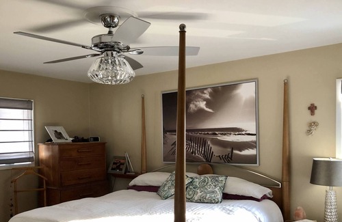 Lido Beach House | Comfy Beach House near all amenities, bring nothing but yourselves