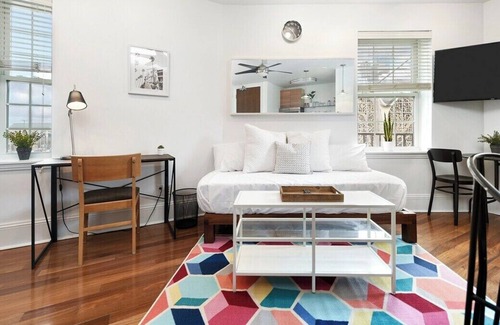 Bloomfield Apartment | ♥Comfy Bloomfield Oasis ~ 5★ Location ~ ♛Queen Bed