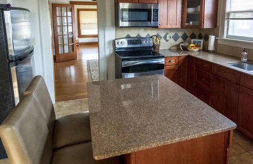 College Hill House | Comfy bungalow in historic College Hill neighborhood, near restaurants and more