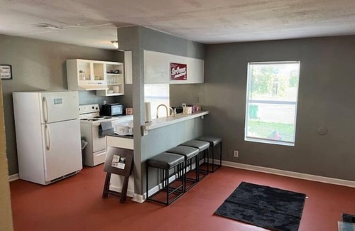 Pecan Valley House | Comfy casa Duplex by Southside Lions