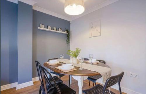 Milton Keynes House | Comfy Central MK House Free Parking Fast Wifi