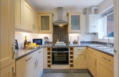 Milton Keynes House | Comfy Central MK House Free Parking Fast Wifi