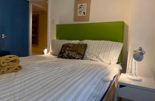 Camden Town with Primrose Hill Apartment | Comfy child/dog friendly garden flat heart Camden