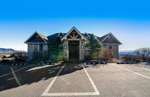 Sugar Mountain Condo | Comfy Condo At Top Of Sugar Mtn - Ski In Ski Out - AC, WiFi