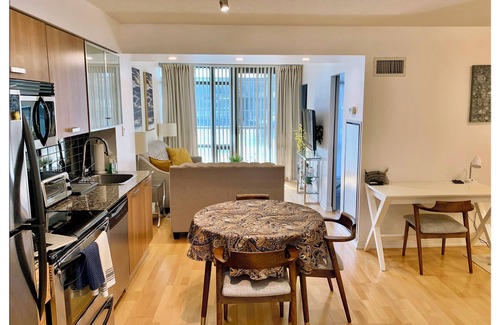 Bay Cloverhill Condo | Comfy Condo in the Centre of Downtown Toronto