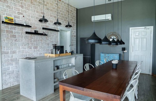 Downtown Siem Reap Villa | Comfy Contemporary Villa with Beautiful Pool and Garden
