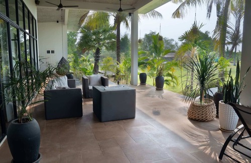 Downtown Siem Reap Villa | Comfy Contemporary Villa with Beautiful Pool and Garden