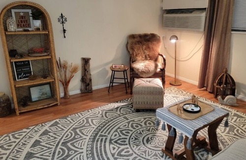 St. Joseph Apartment | Comfy & Cosey. Ground level Appartment. Only 2.5 miles from Mosaic.