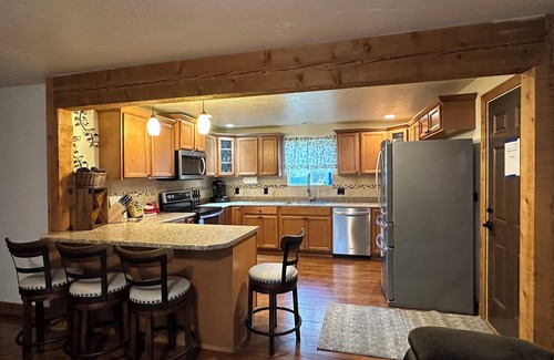 Columbia Falls House | Comfy Country home with hot tub, bbq & firepitn15 Min-Glaciern15 Min-WF Snow Bus