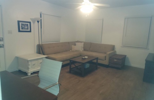 Van Nuys Apartment | Comfy, Cozy and Convenient 2 Bedroom