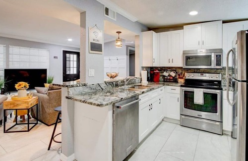 Altamonte Springs House | Comfy Cozy Bungalow