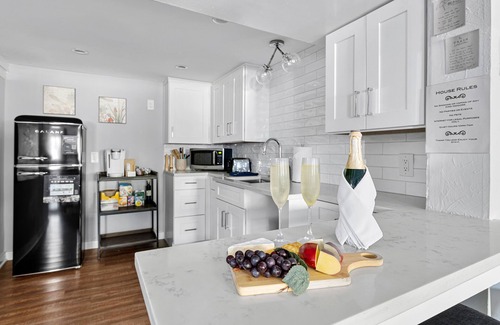 Charleston House | Comfy, Cozy, Captivating | Park View