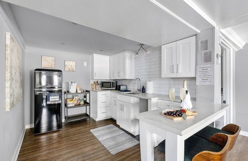 Charleston House | Comfy, Cozy, Captivating | Park View