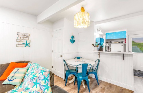 Ocean Shores Condo | Comfy Cozy Condo Close to Surf & Town Center