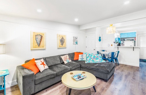 Ocean Shores Condo | Comfy Cozy Condo Close to Surf & Town Center