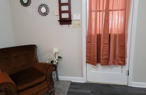 Austell House | Comfy Cozy Home near Six Flags