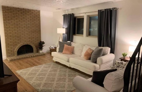 Midvale House | Comfy Duplex in the Heart of Salt Lake Valley