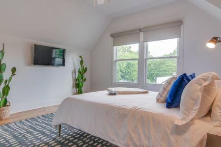 Greenwood House | Comfy East Nashville Home for 10