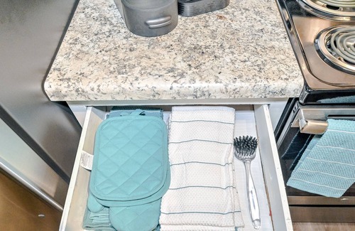 Greater Valley Brook Apartment | Comfy| Emory Decatur| Eateries |King Bed| 55”4k TV