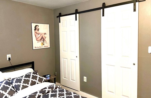 West Allis Apartment | Comfy Entire Studio w/Private Entrance and Parking