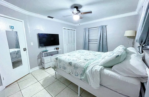 North Lauderdale House | Comfy Family Friendly 3 BR Home in Prime Location