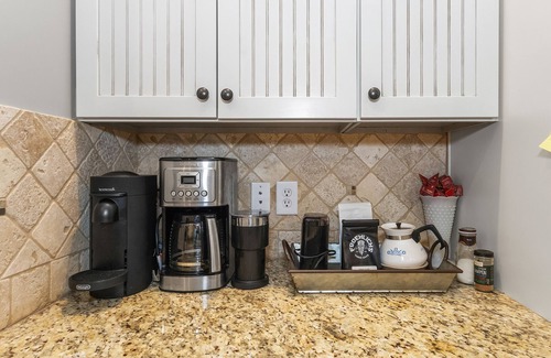 Harbert House | Comfy Family Home, Walk to Harbert Beach!