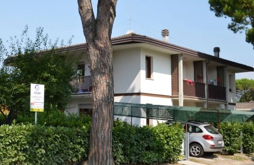 Bibione Lido dei Pini Apartment | Comfy flat 600m from the sea with