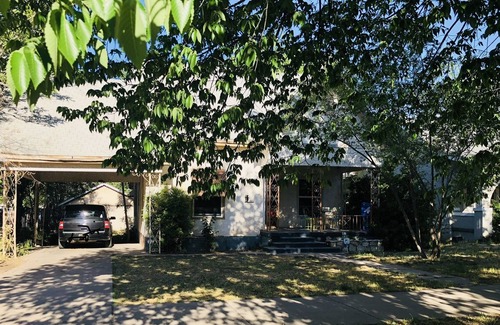Roswell House | Comfy home in historic district walking distance to museum, Food, & Shopping