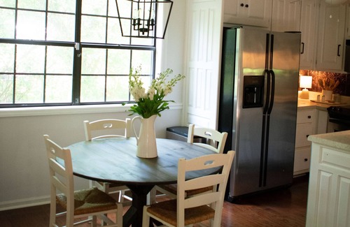Athens House | Comfy home, plenty of space, conveniently located!