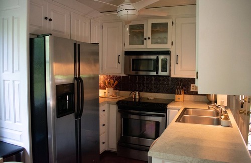 Athens House | Comfy home, plenty of space, conveniently located!