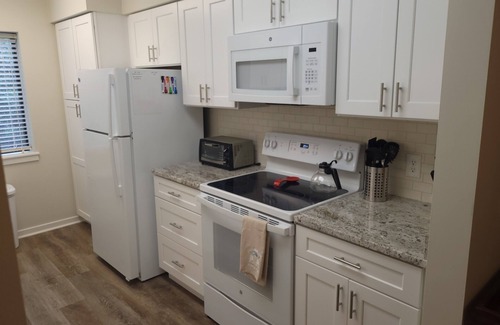 Hilton Head Island Villa | Comfy Island House Villa - Just a Walk to the Beach & Coligny