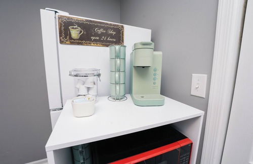 Knoxville House | Comfy Knoxville HomenNear downtown, Interstate, Wi-Fi, Free local gift cards!